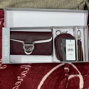 Nine West wallet gift set